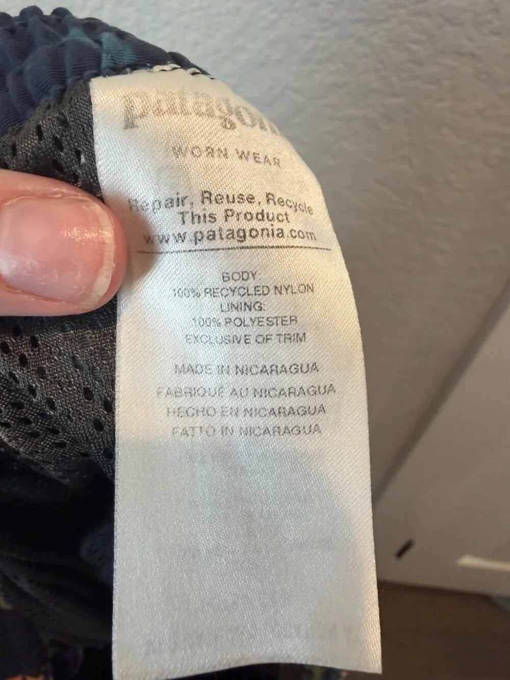 Men's Patagonia Navy Bird Print Bathing Suit Size Medium